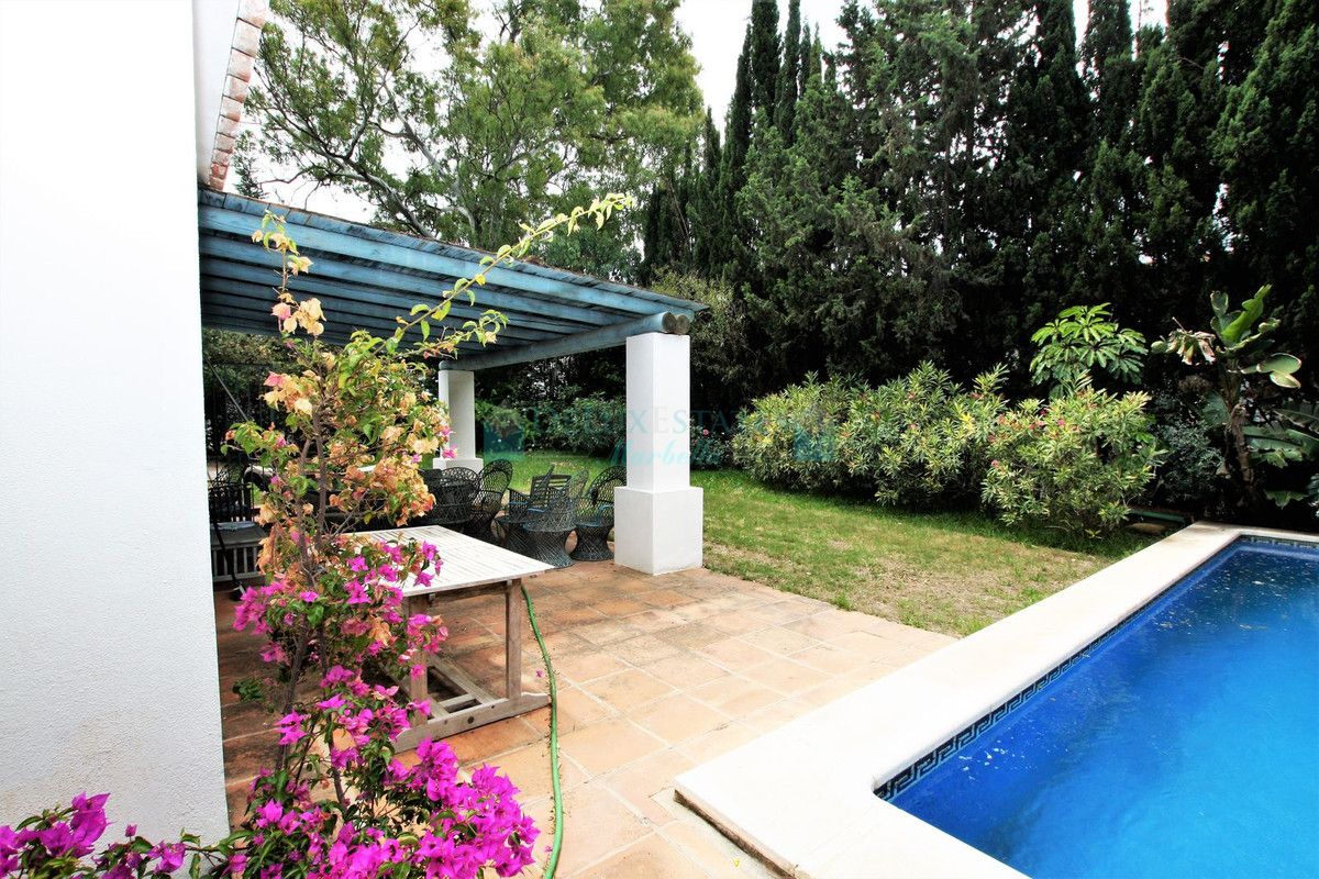 Villa for sale in Cabopino, Marbella East