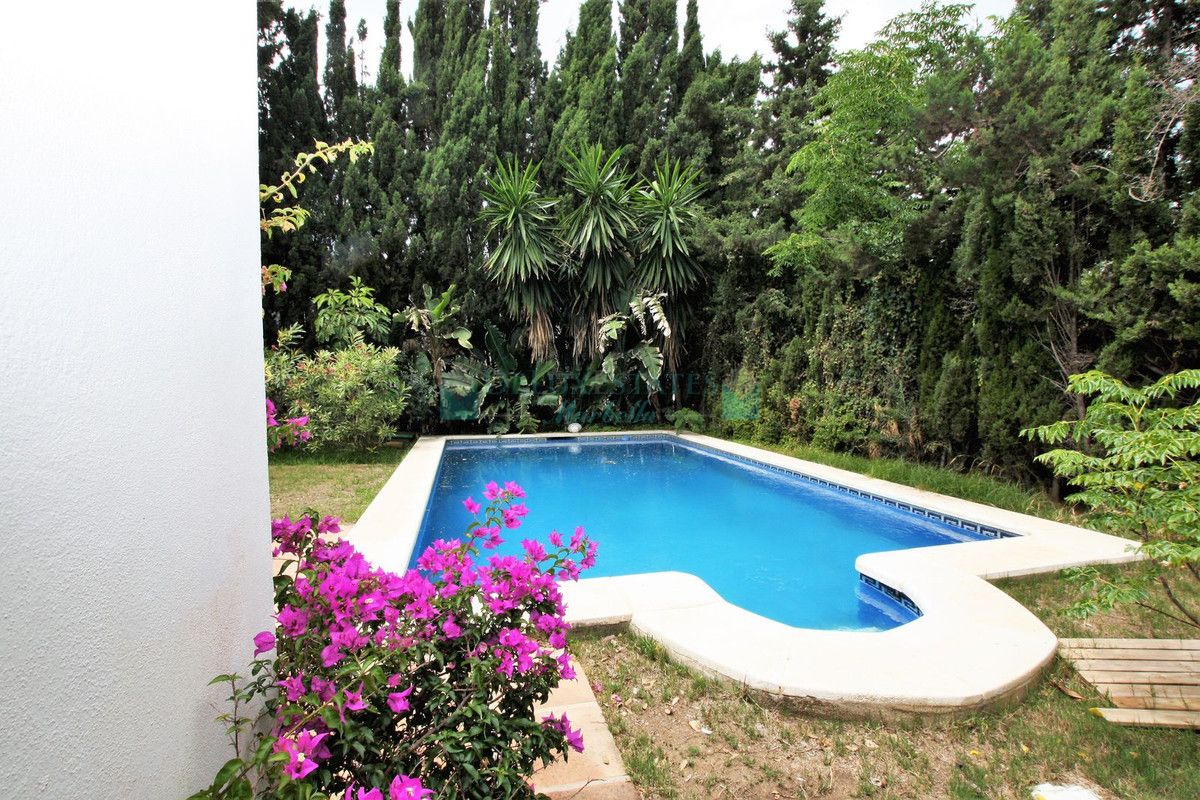 Villa for sale in Cabopino, Marbella East