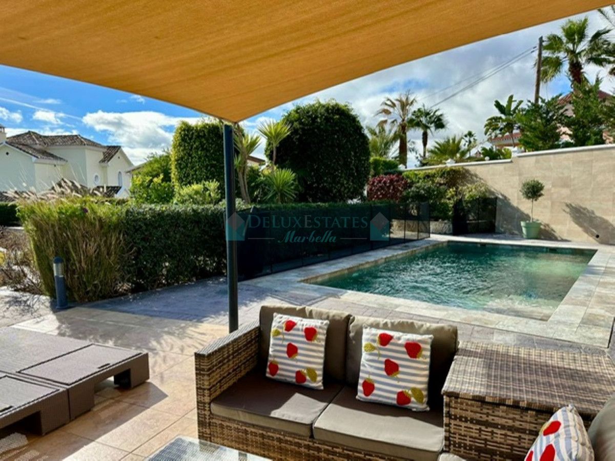 Villa en venta en Estepona