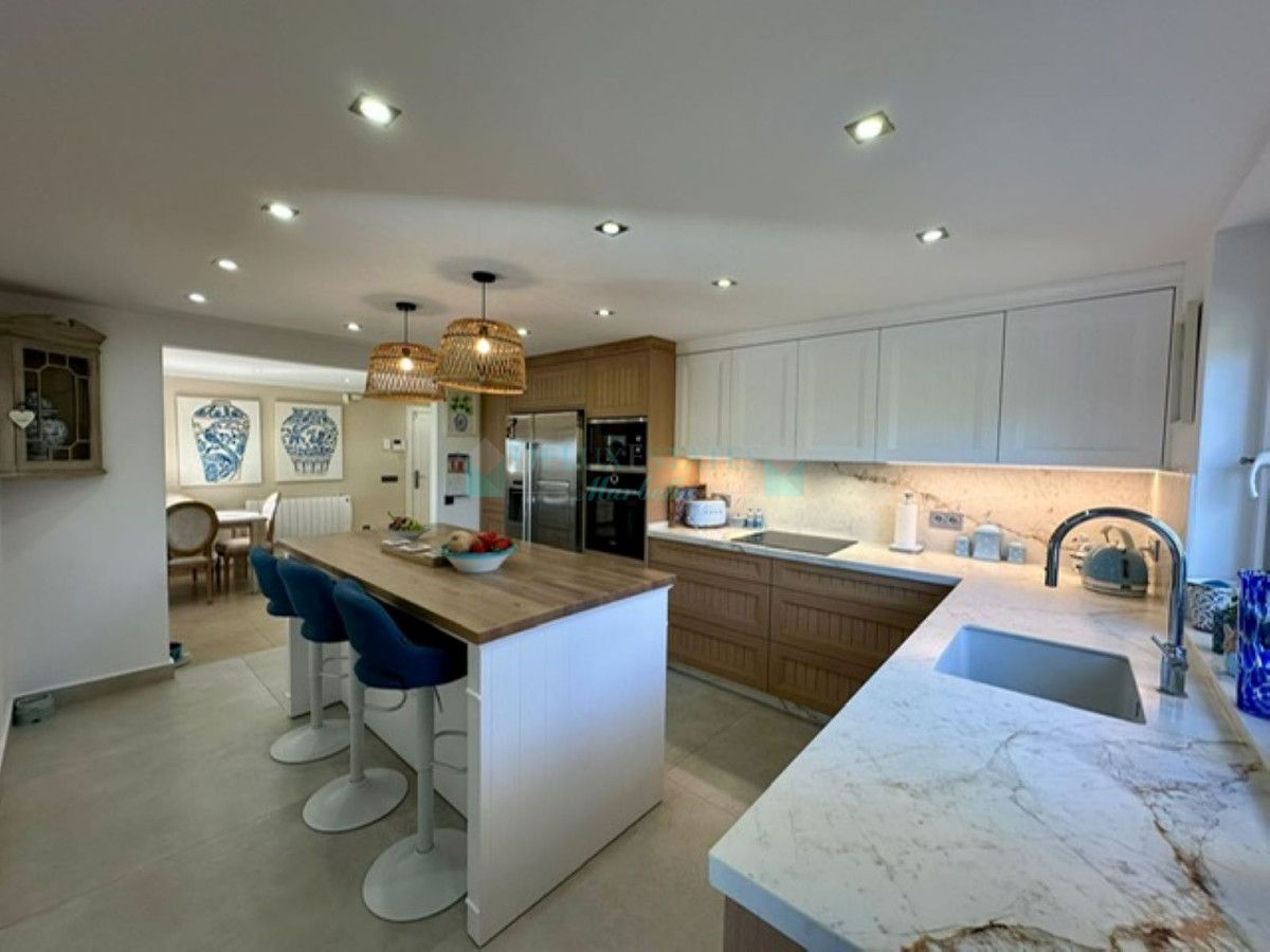 Villa en venta en Estepona