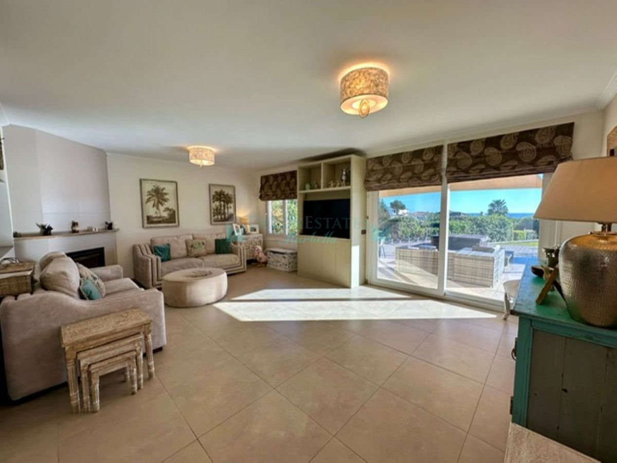 Villa en venta en Estepona