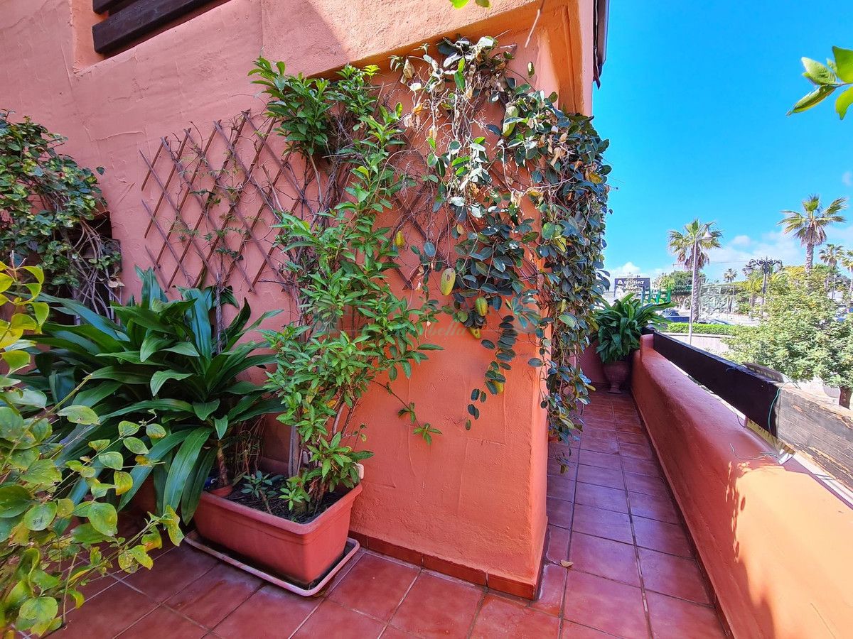 Apartment for sale in Estepona