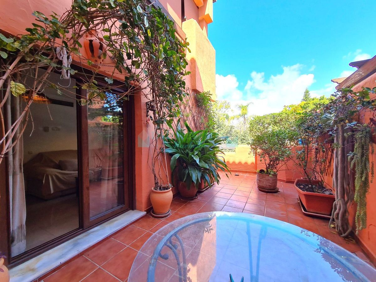 Apartment for sale in Estepona