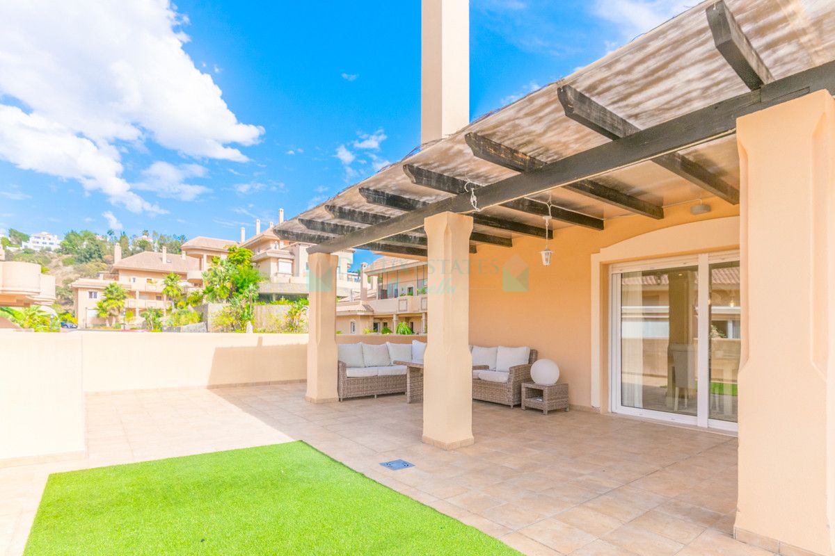 Penthouse for sale in Nueva Andalucia