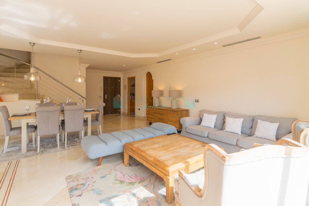 Penthouse for sale in Nueva Andalucia