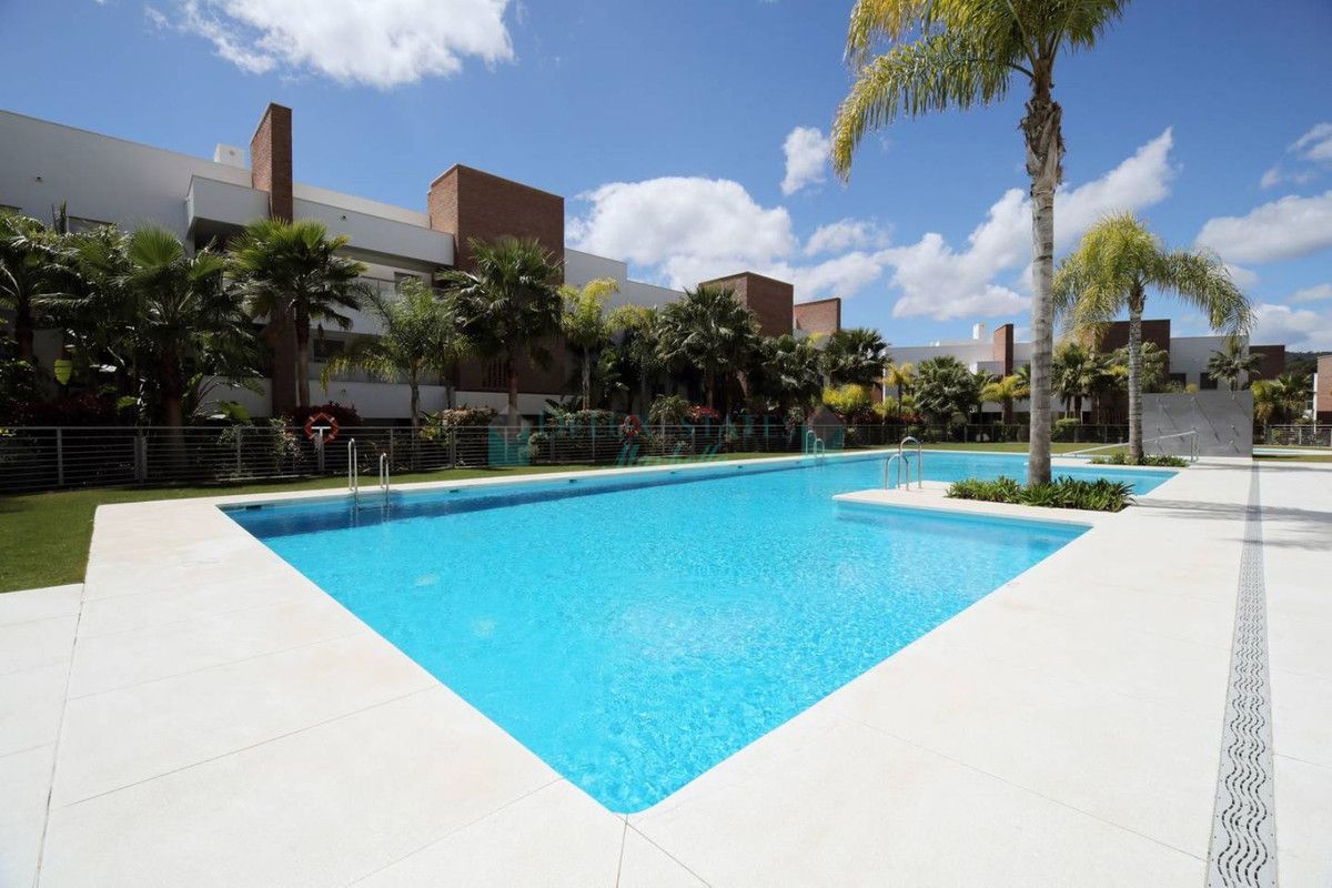 Apartamento en venta en Los Arqueros, Benahavis