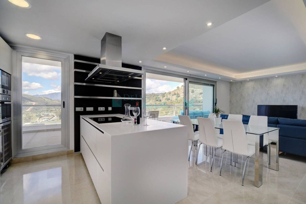 Apartment for sale in Los Arqueros, Benahavis