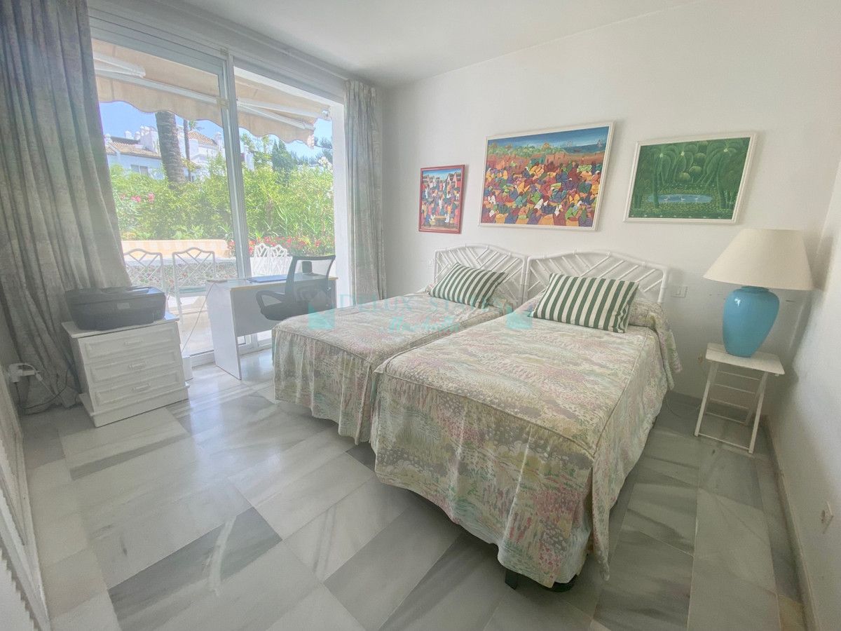 Apartamento Planta Baja en venta en Estepona