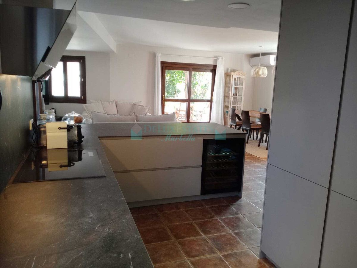 Villa Pareada en venta en Estepona