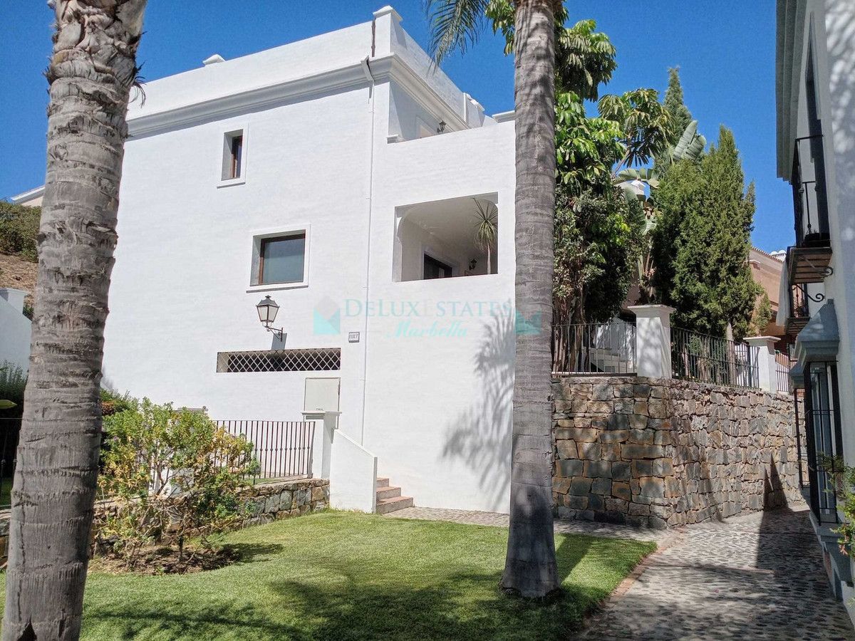 Villa Pareada en venta en Estepona