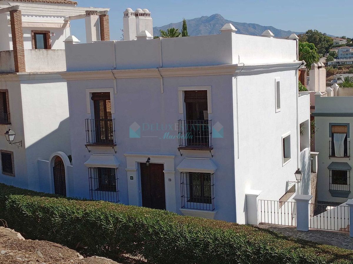Villa Pareada en venta en Estepona
