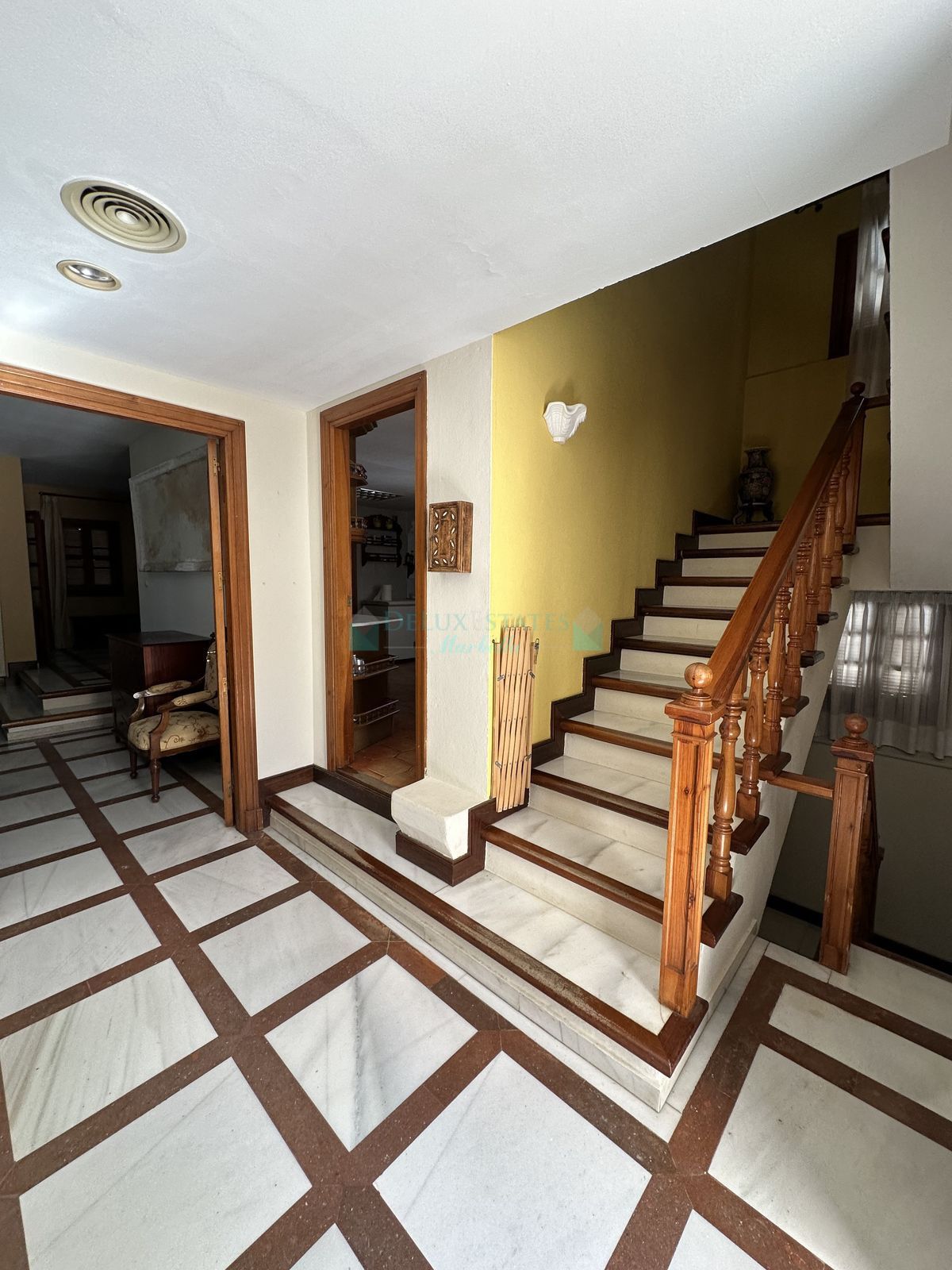 Villa en venta en Estepona