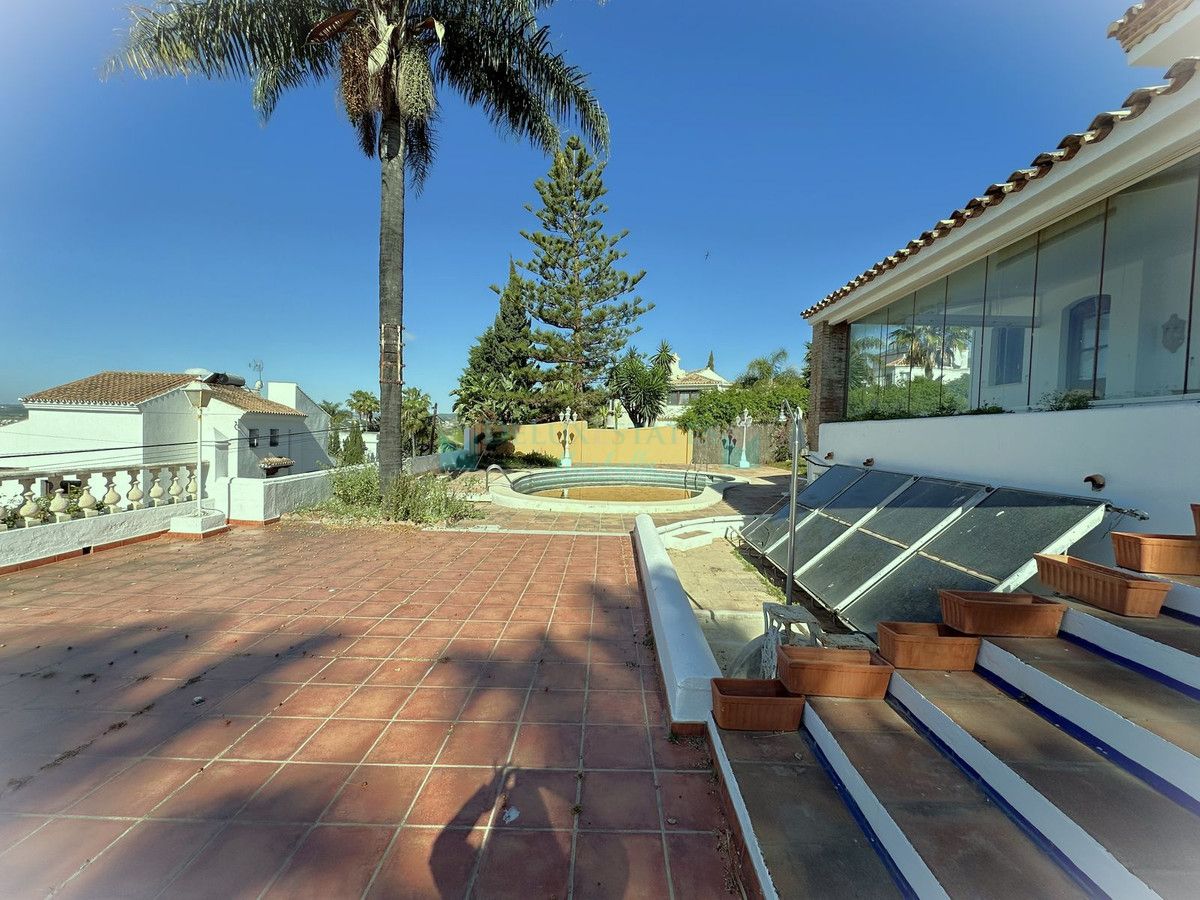 Villa en venta en Estepona