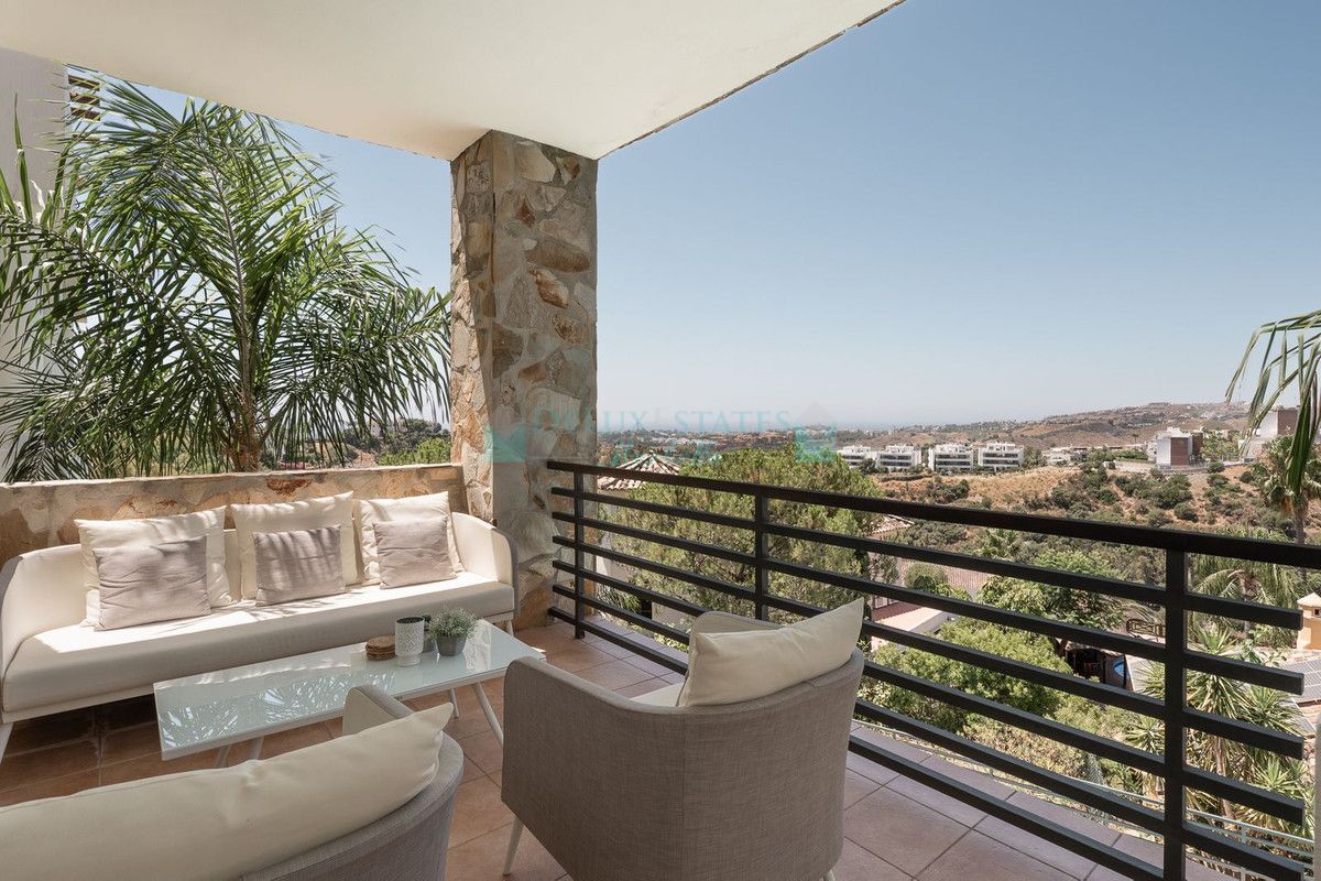 Apartment for sale in El Almendro, Benahavis