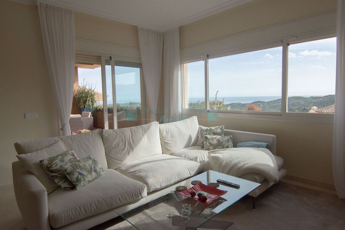 Apartment for sale in La Mairena, Marbella East