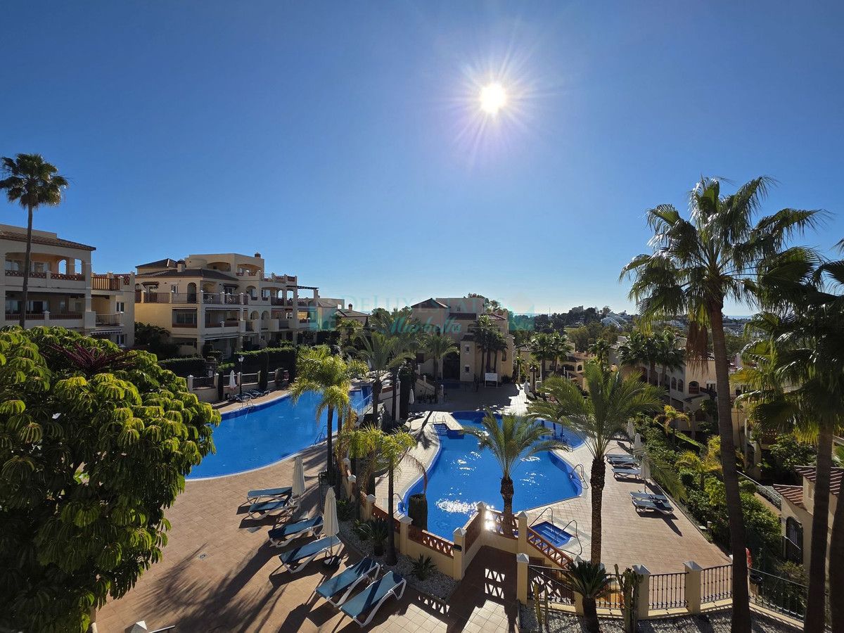 Apartment for sale in Atalaya, Estepona