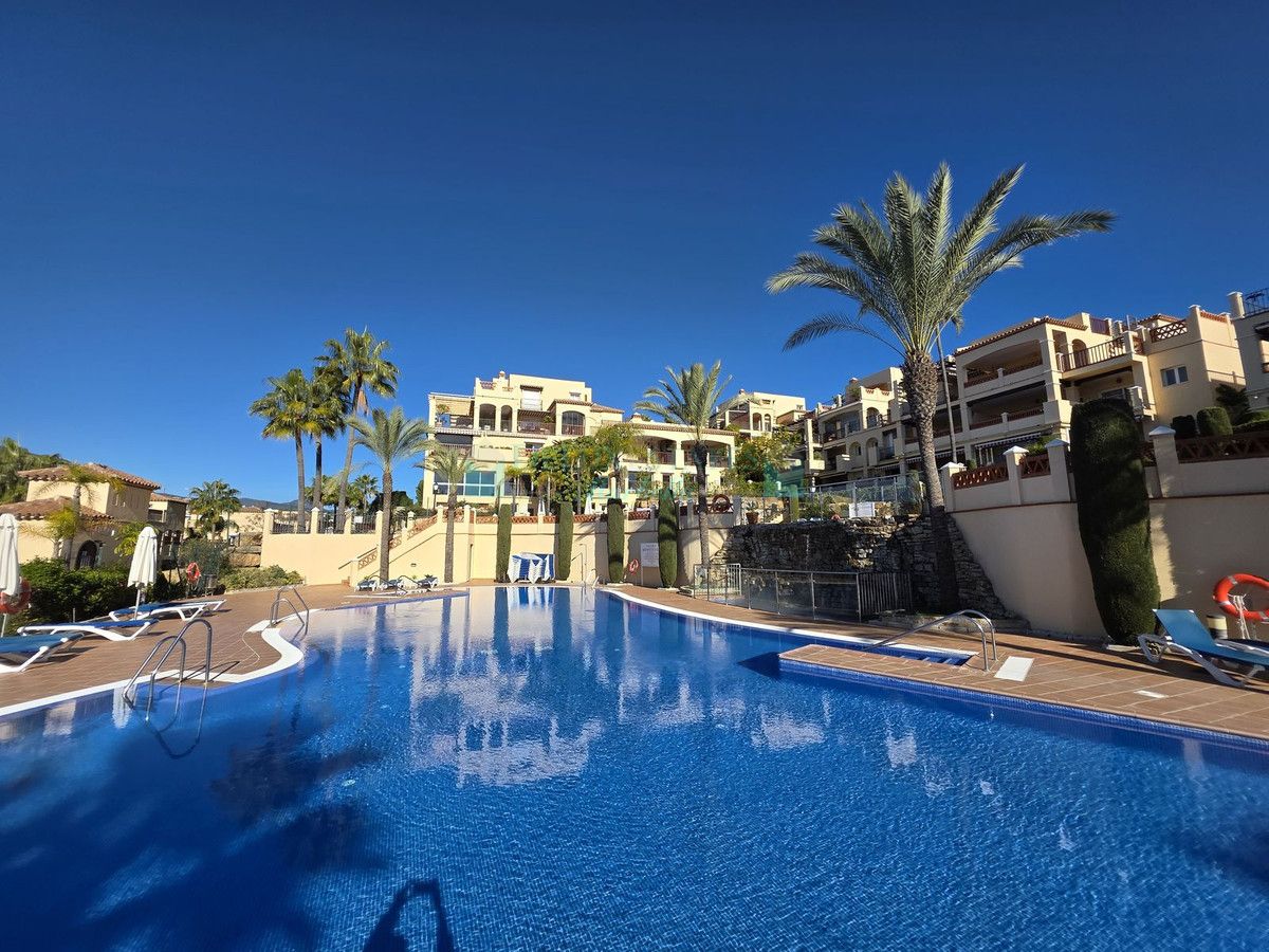 Apartment for sale in Atalaya, Estepona