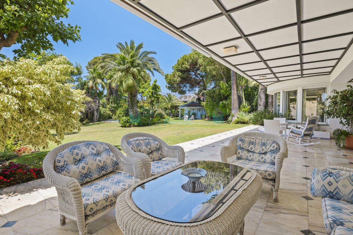 Villa for sale in Los Monteros, Marbella East