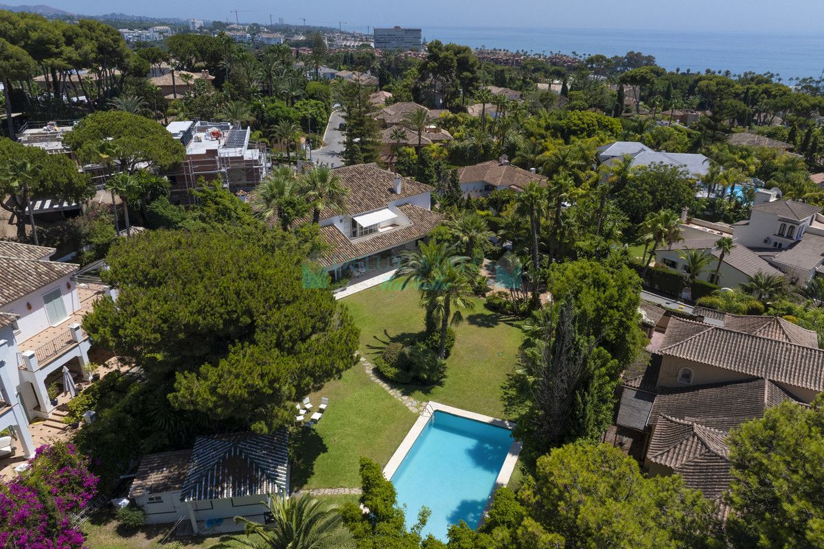 Villa for sale in Los Monteros, Marbella East