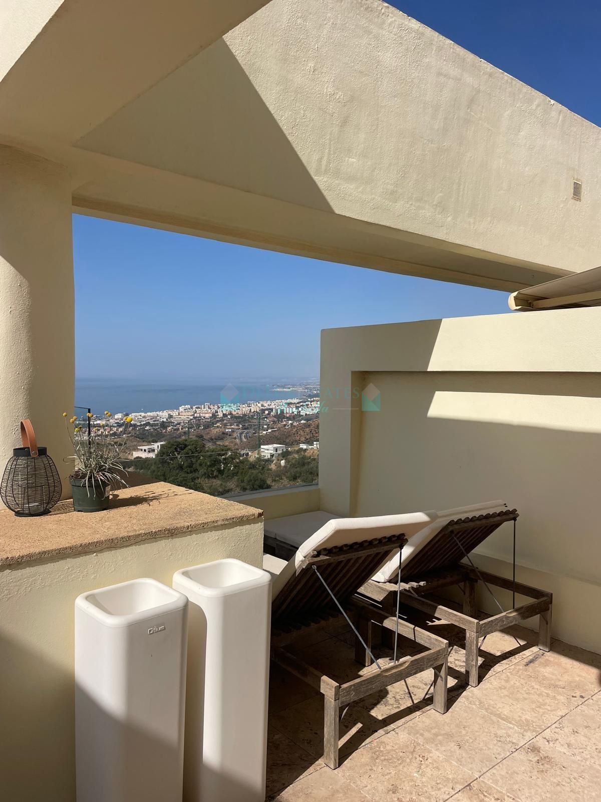 Penthouse for rent in Los Altos de los Monteros, Marbella East