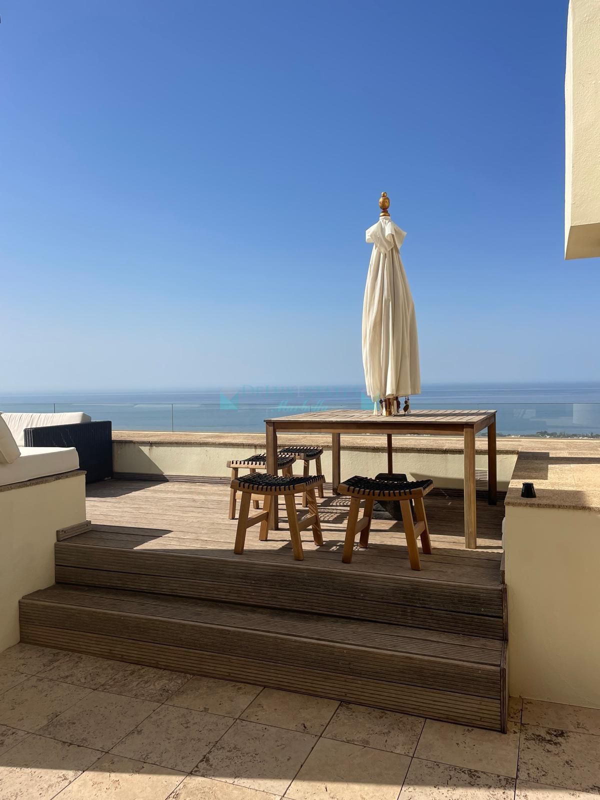 Penthouse for rent in Los Altos de los Monteros, Marbella East