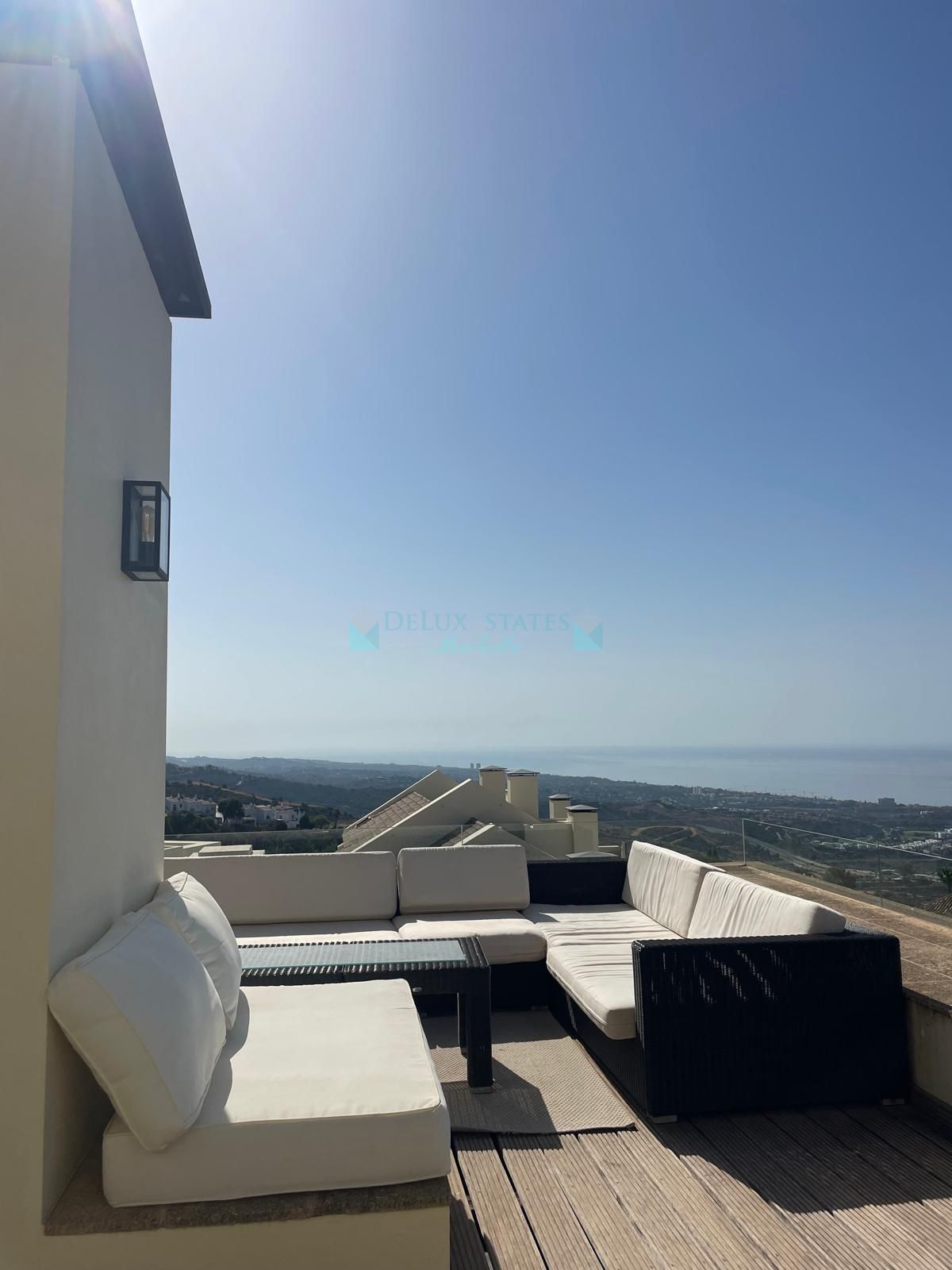 Penthouse for rent in Los Altos de los Monteros, Marbella East