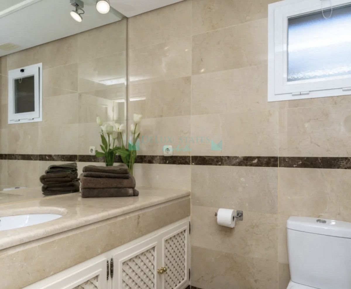 Apartment for rent in Nueva Andalucia