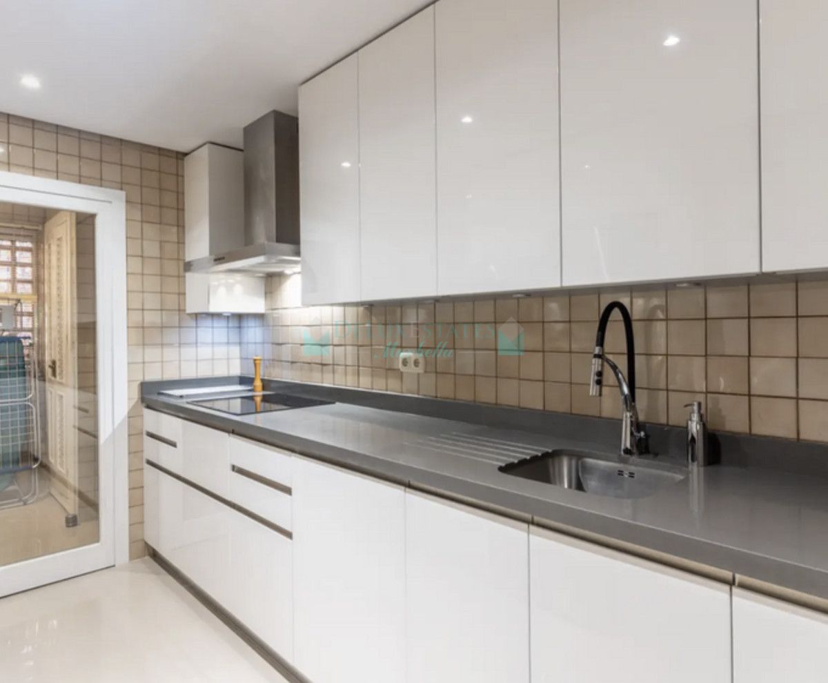 Apartment for rent in Nueva Andalucia