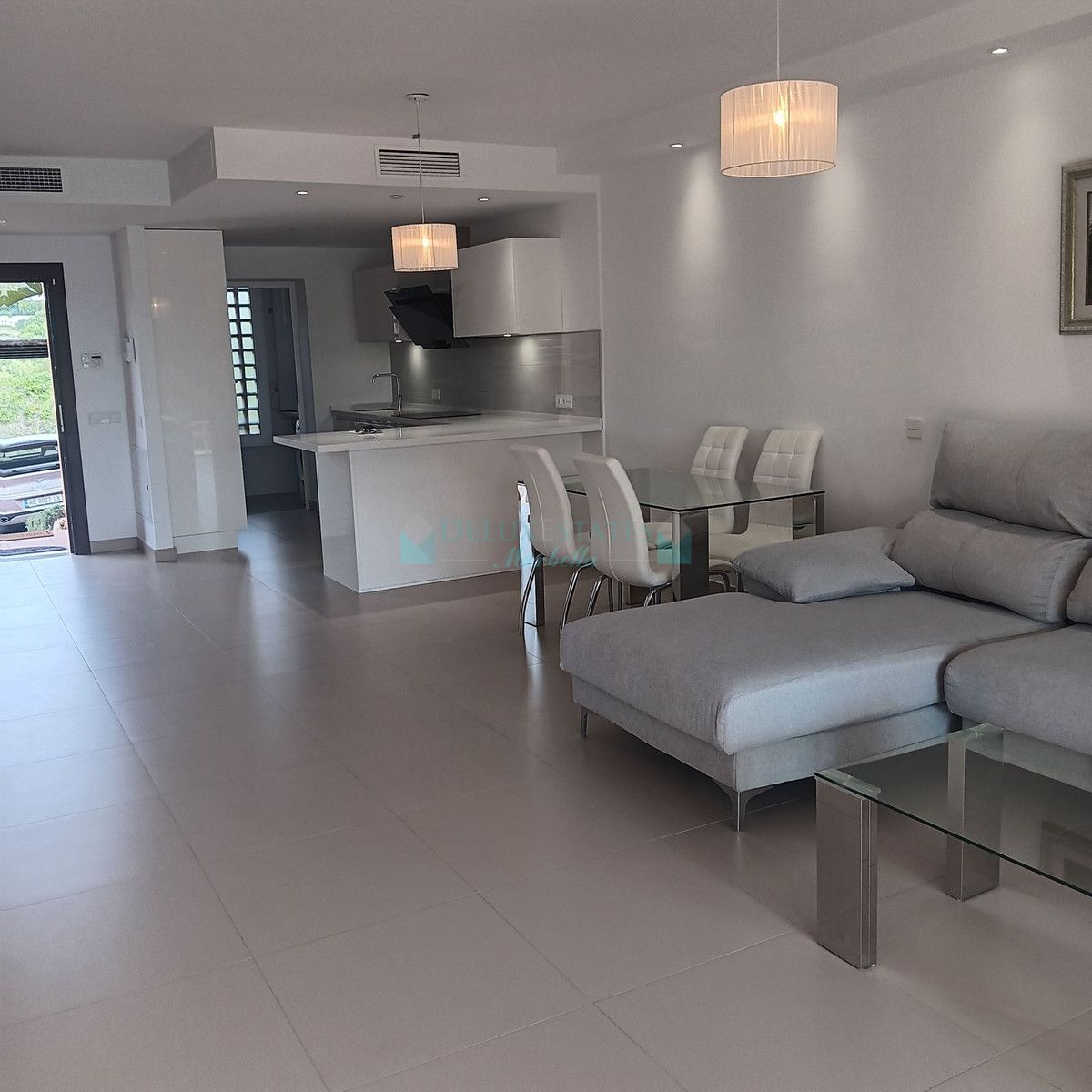 Villa Pareada en venta en Benahavis