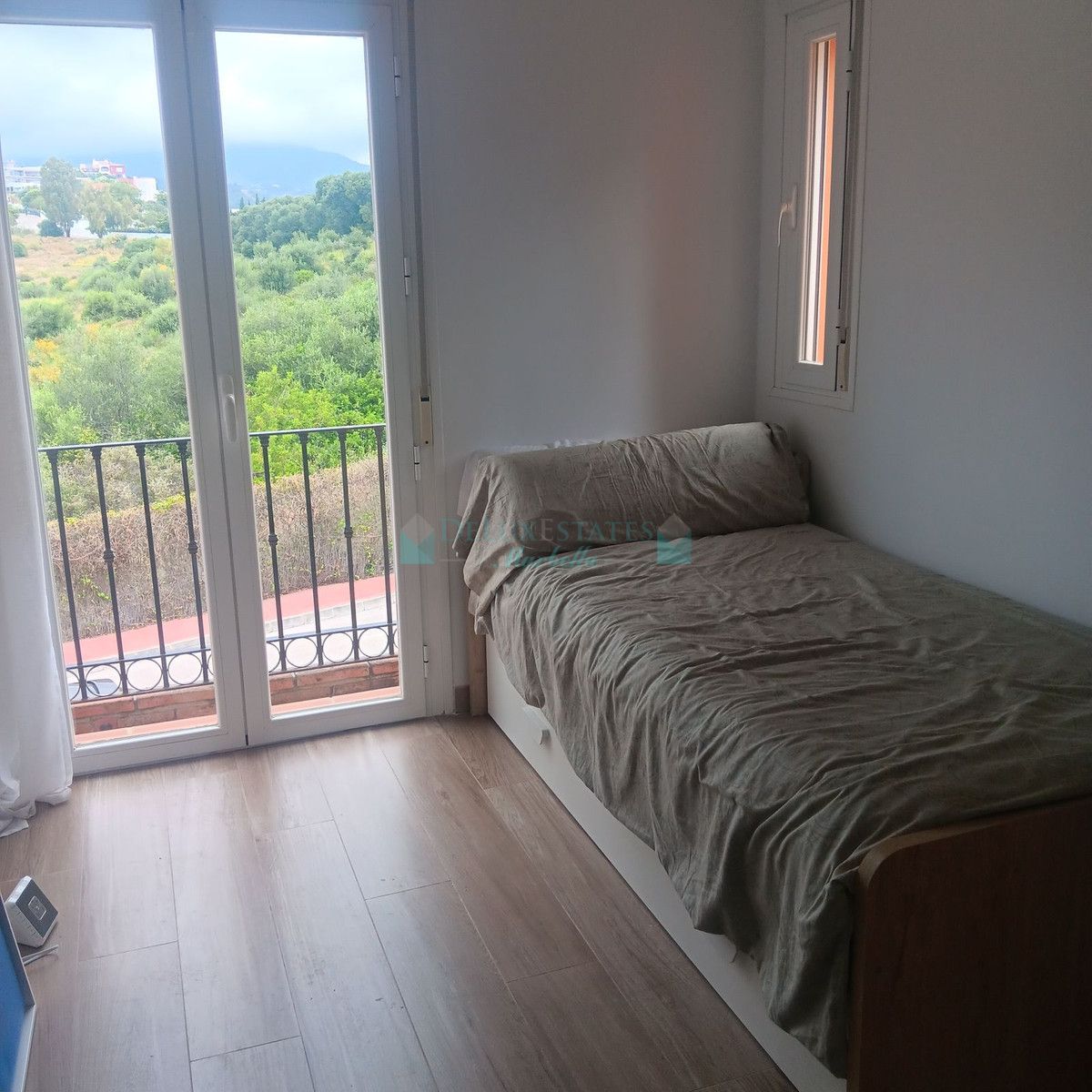 Villa Pareada en venta en Benahavis