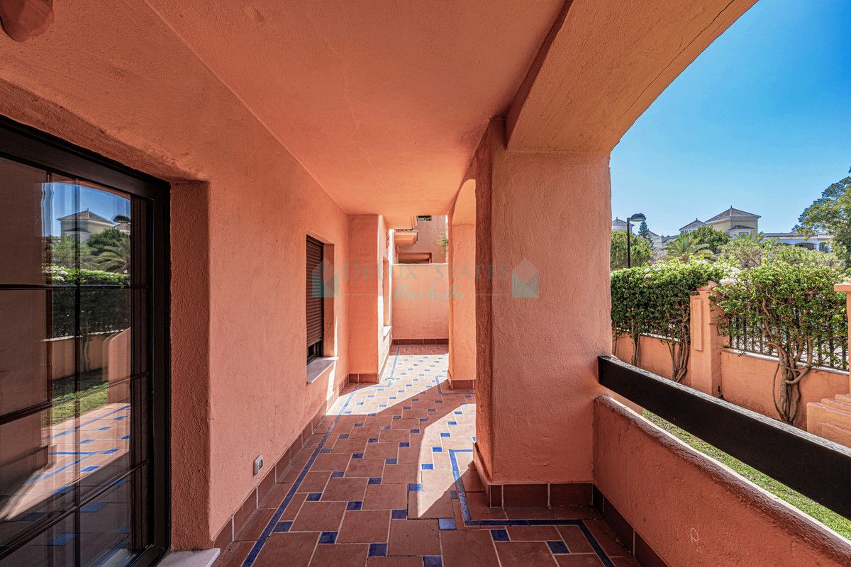 Ground Floor Apartment for sale in Hacienda del Sol, Estepona