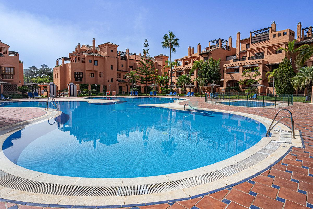 Ground Floor Apartment for sale in Hacienda del Sol, Estepona