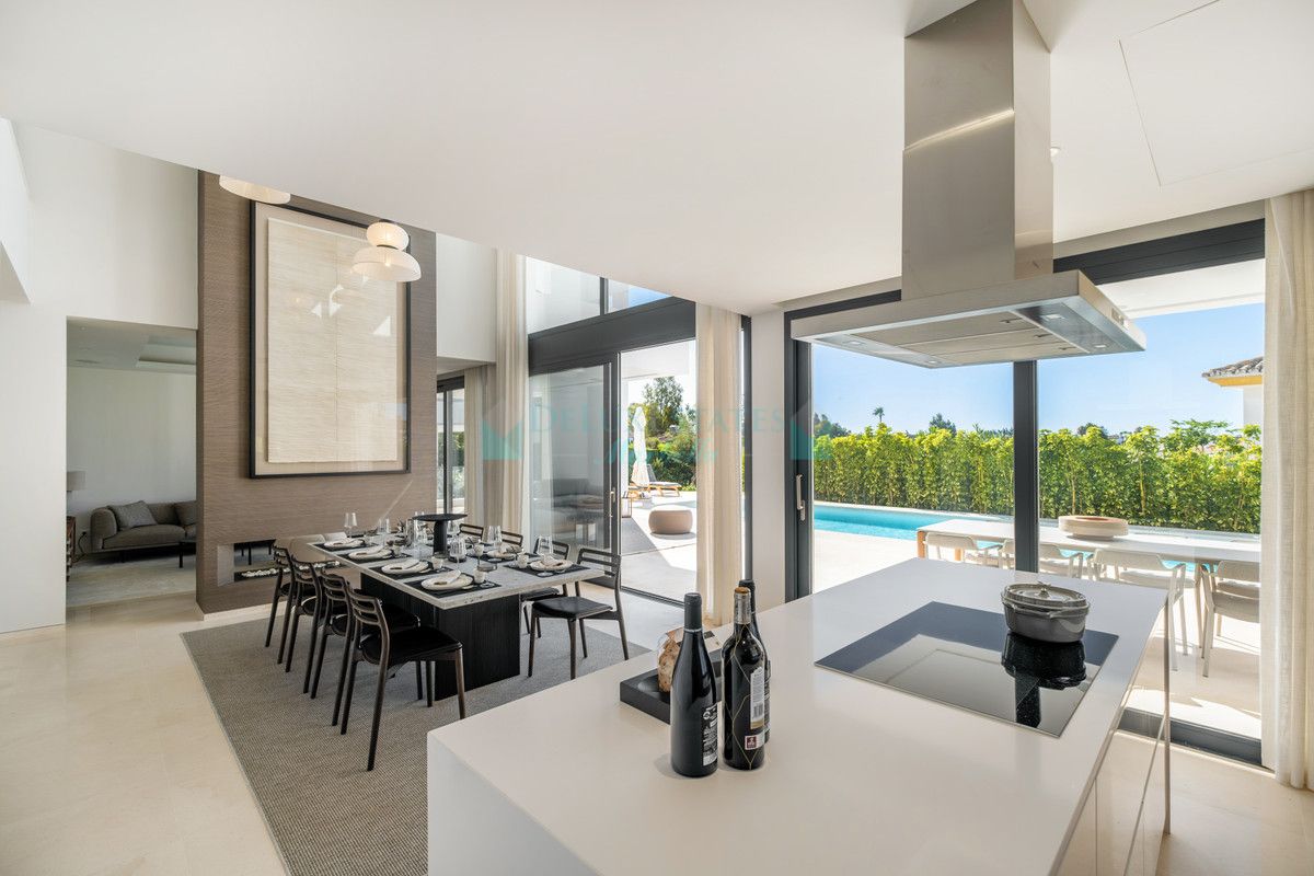 Villa en venta en Estepona