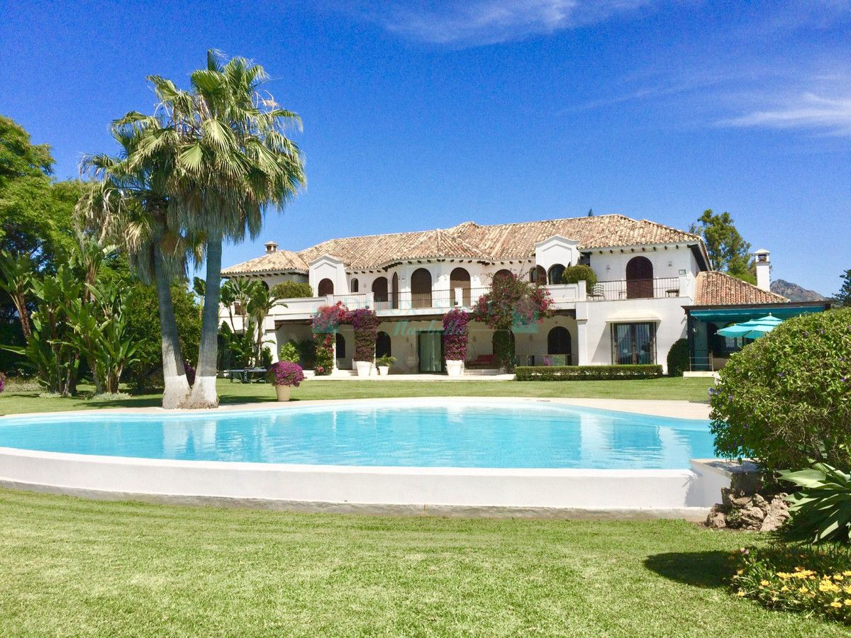 Villa en venta en New Golden Mile, Estepona