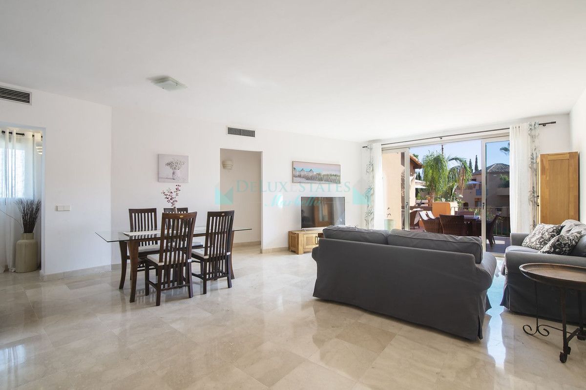 Ático en alquiler en Bel Air, Estepona