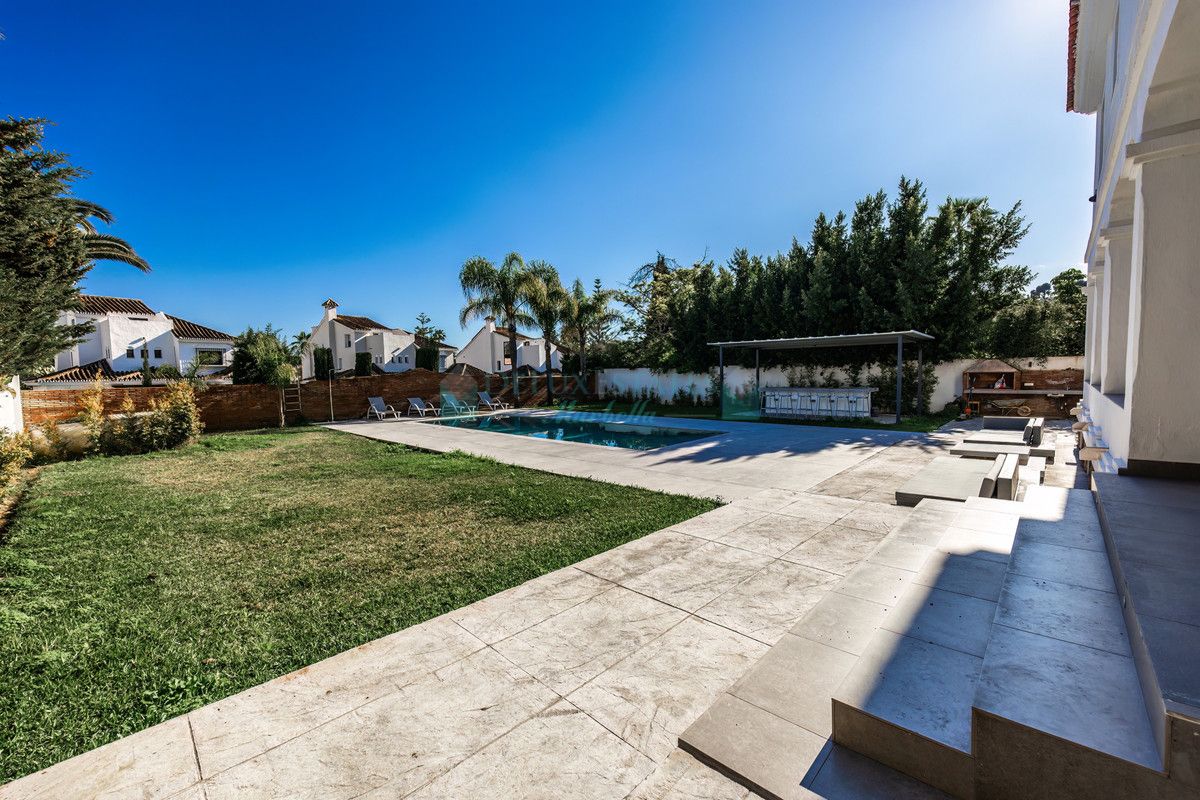 Villa for rent in Nueva Andalucia