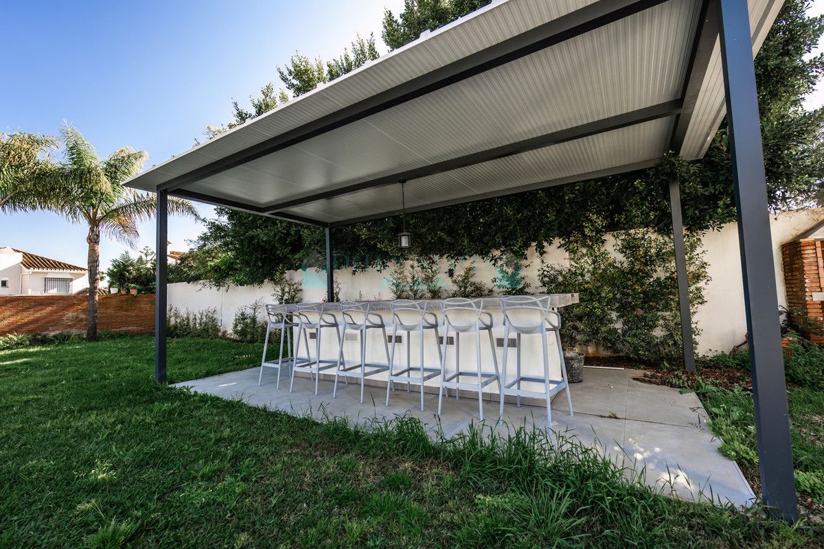 Villa for rent in Nueva Andalucia