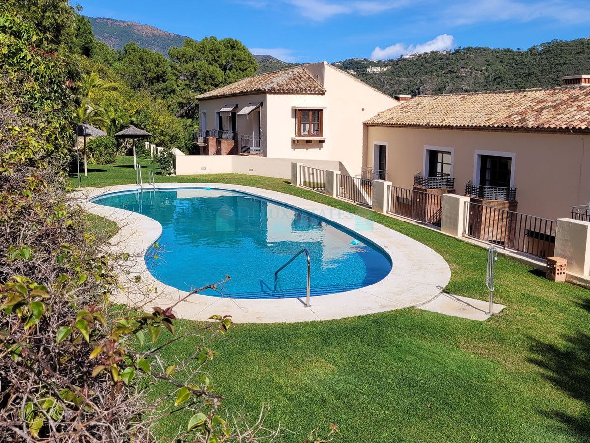 Town House for sale in Benahavis