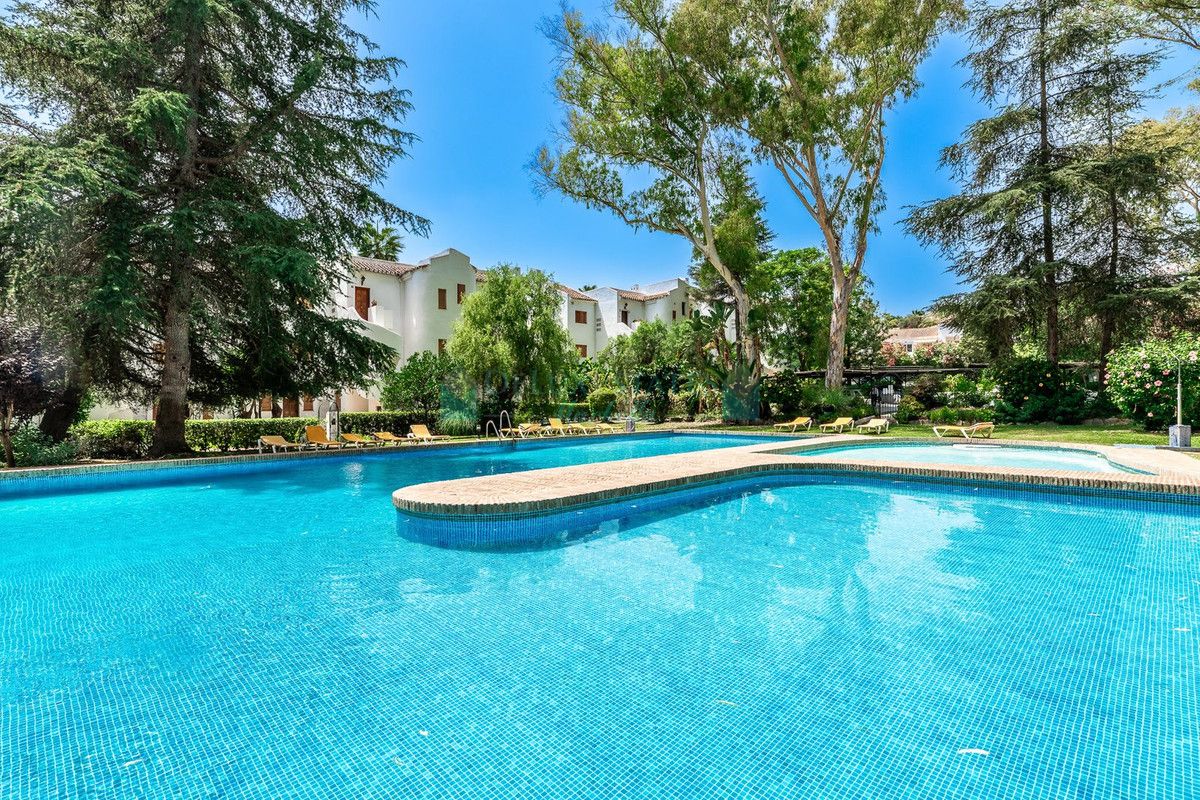 Villa en venta en Nueva Andalucia