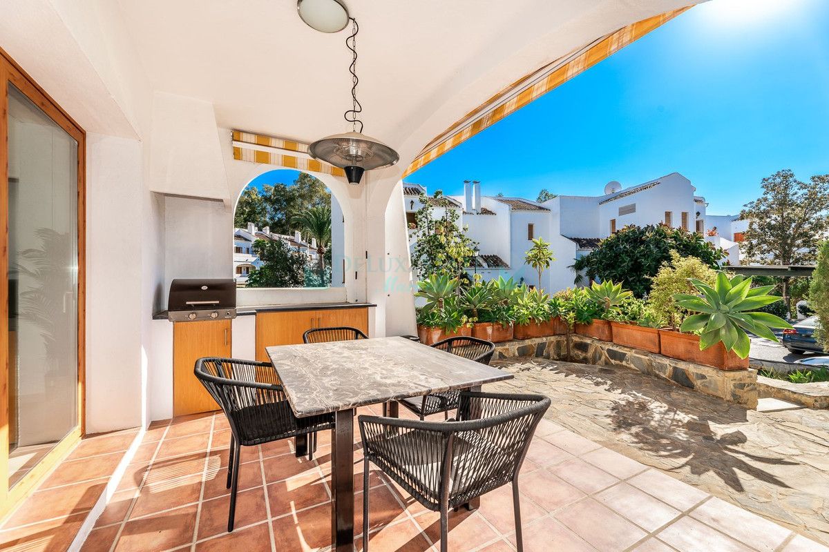 Villa en venta en Nueva Andalucia