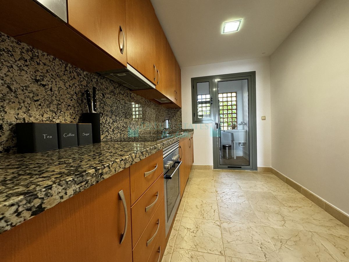 Apartamento en alquiler en Estepona