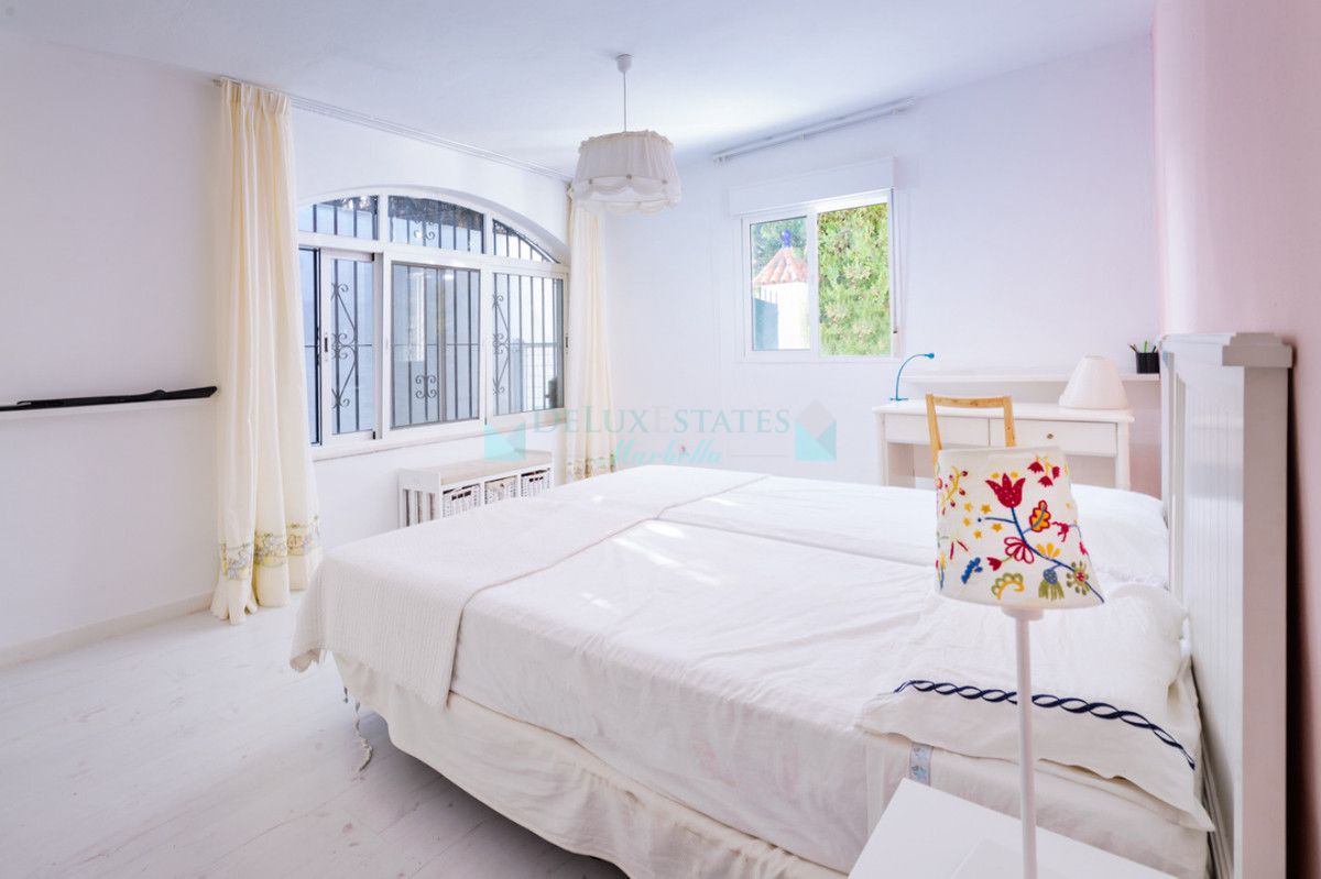 Finca en venta en El Padron, Estepona