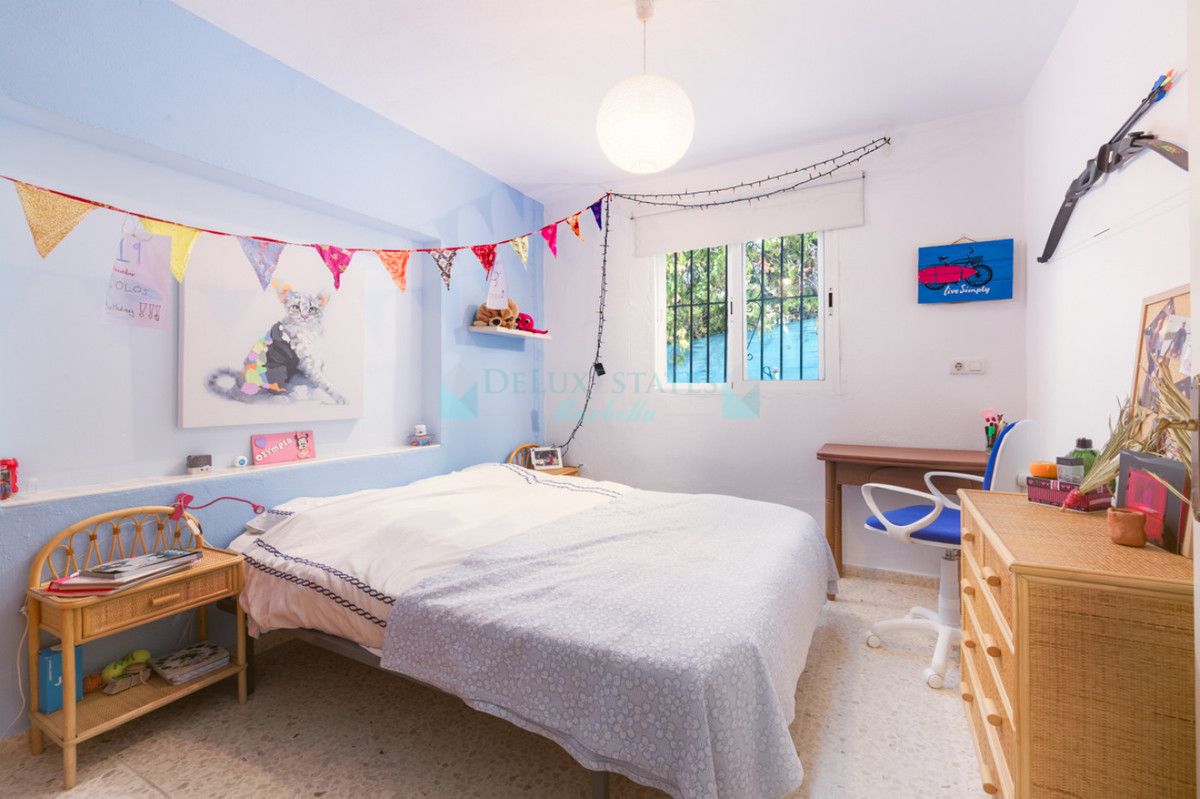 Finca en venta en El Padron, Estepona