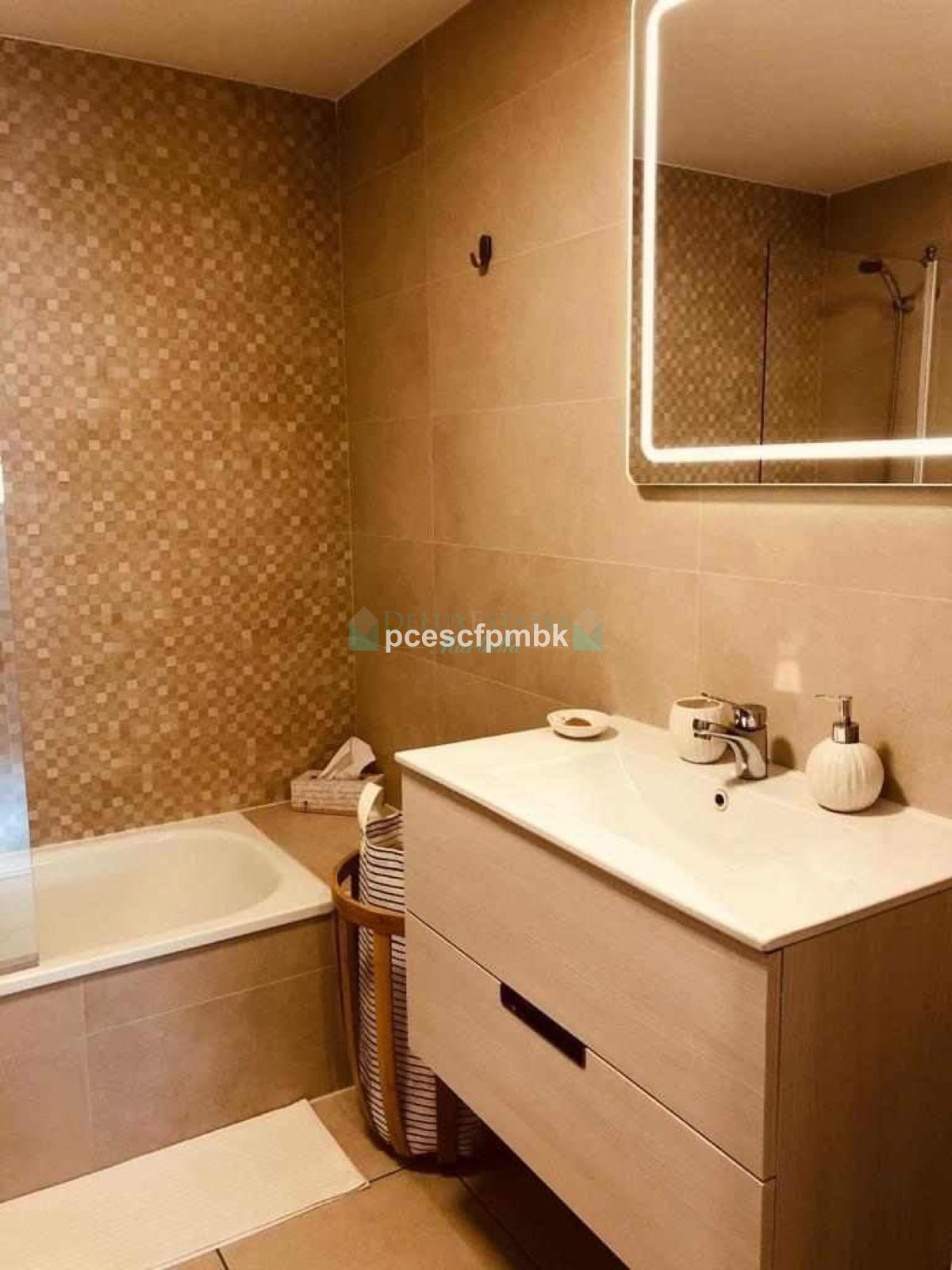 Apartment for rent in La Campana, Nueva Andalucia