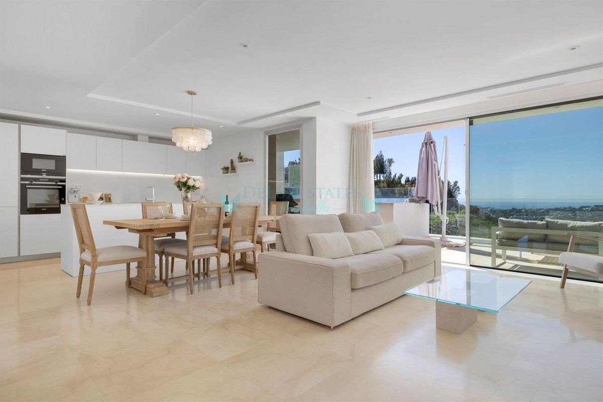 Penthouse for sale in Nueva Andalucia