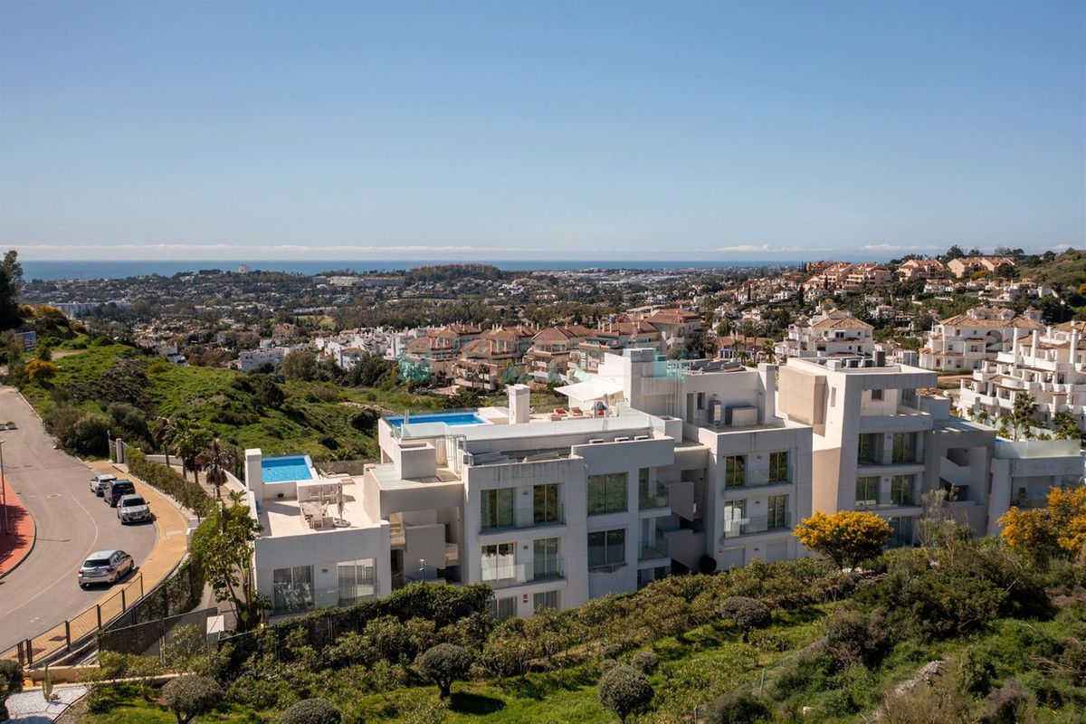 Penthouse for sale in Nueva Andalucia