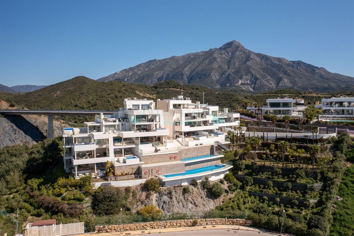 Penthouse for sale in Nueva Andalucia