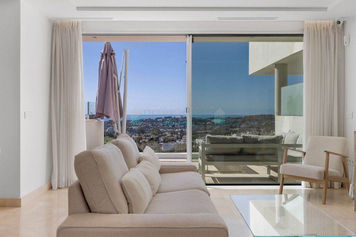 Penthouse for sale in Nueva Andalucia