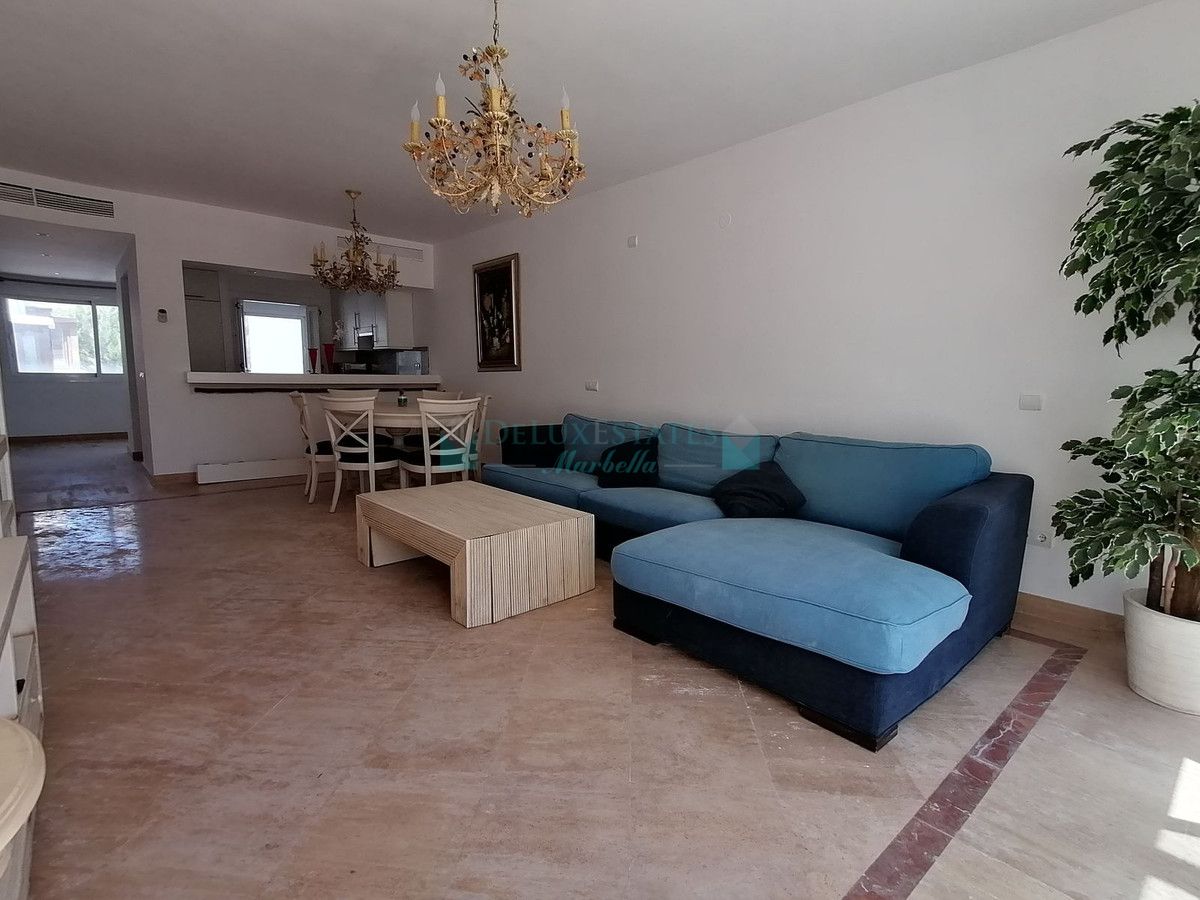 Apartamento en venta en Rio Real, Marbella Este