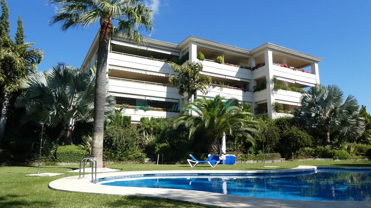 Ground Floor Apartment for sale in Marbella Golden Mile